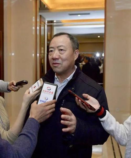 三会副主席亮相！从注册制推出到退市投资者赔付，谈的都是热点