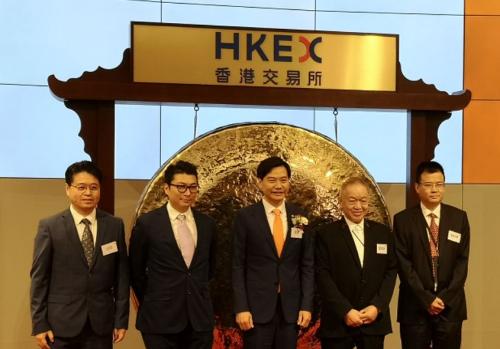 雷军率队上市敲钟 小米开盘破发一度跌到16元
