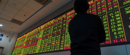 天雷滚滚已三天，700万股民熬红眼：少则亏掉一两万，最多已达18万