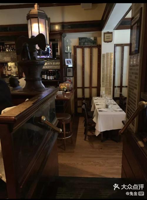 456.789万美元！刚刚，巴菲特午餐拍卖又创天价！神秘买家最后时刻加100美元拿下，吃完午餐的人后