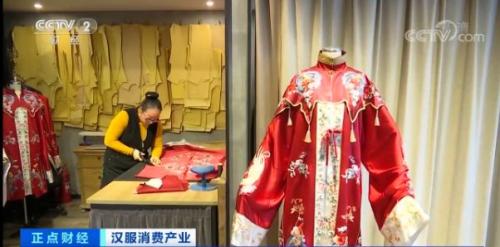 超20亿的年成交额！有年轻人竟不惜为它花费近十万？一个356万人追捧的大产业崛起了→