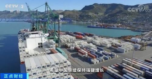 2020人均gdp首次站上_近十年中国gdp增长图(2)