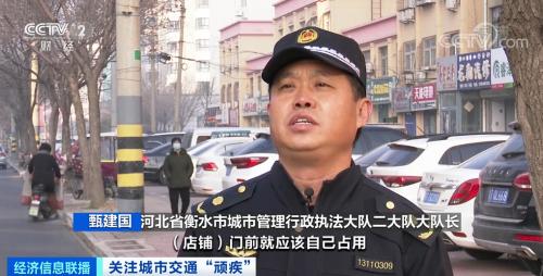 一身罚单，长期无人认领！街头“僵尸车”成小广告宣传墙！拖走、存放？怎么解决？谁出钱？